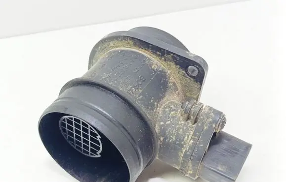 Volkswagen Golf IV Mass air flow meter 028100275