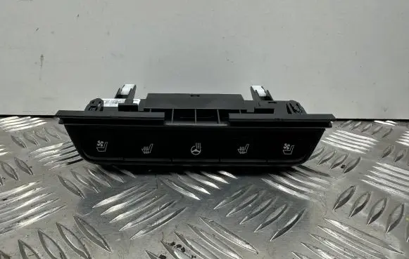 KIA Sportage Seat heating switch 4A920K1000 93300D9061