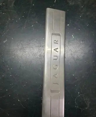 Jaguar XJ X351 Front sill trim cover AW9313200AE