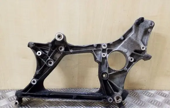 Mercedes-Benz E W212 Generator/alternator bracket A6512011109
