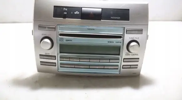 Toyota Corolla Verso E121 Radio/GPS head unit trim 