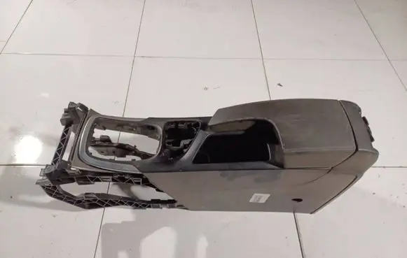 Opel Insignia A Armrest 
