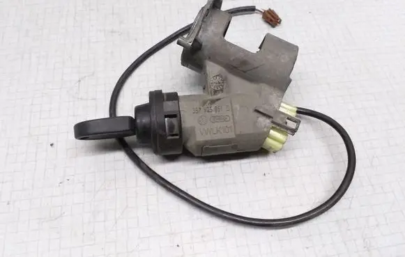 Volkswagen Golf III Ignition lock 357905851D
