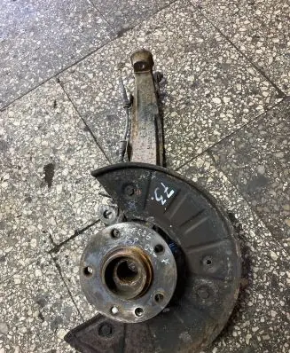 Volkswagen Touareg I Front wheel hub