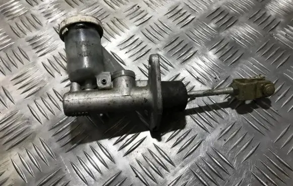 Mitsubishi Carisma Clutch master cylinder