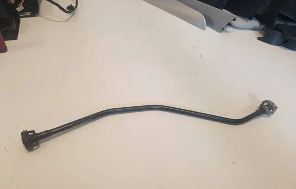 Audi A4 S4 B8 8K Engine coolant pipe/hose 8K0121081BB