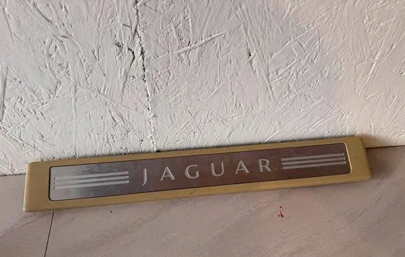 Jaguar XF X250 Front sill trim cover 8X2313200AF