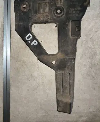 Audi A6 S6 C6 4F Front bumper mounting bracket 4F0807228