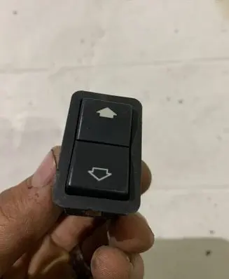 BMW 5 E39 Electric window control switch 8368974