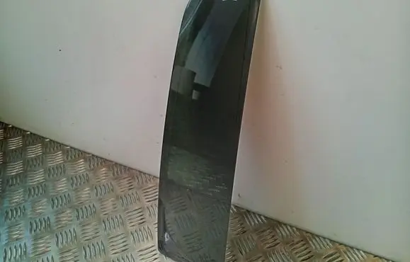 Volkswagen Amarok Rear vent window glass 43R001595 DOT682M5532AS3