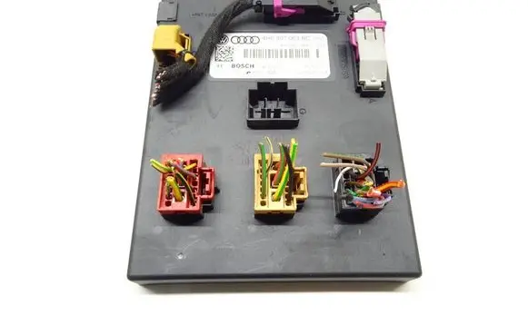Volkswagen Touareg II Other control units/modules 4H0907063BC