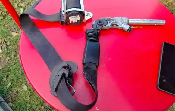 BMW 5 E60 E61 Front seatbelt 601629800D 6983387