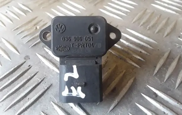 Volkswagen Golf IV Air pressure sensor 036906051