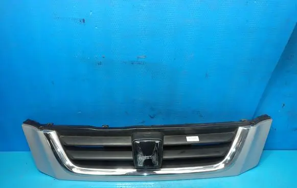 Honda CR-V Front grill 751010000