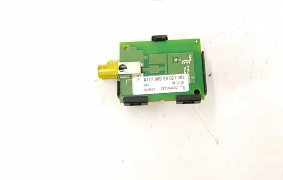 Mercedes-Benz CLA C117 X117 W117 Radio antenna 1779052902 A1779052902