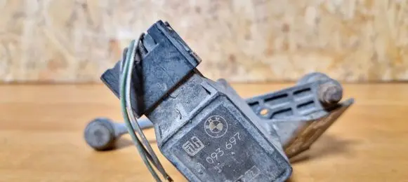 BMW 7 E65 E66 Headlight/headlamp level sensor 1093697