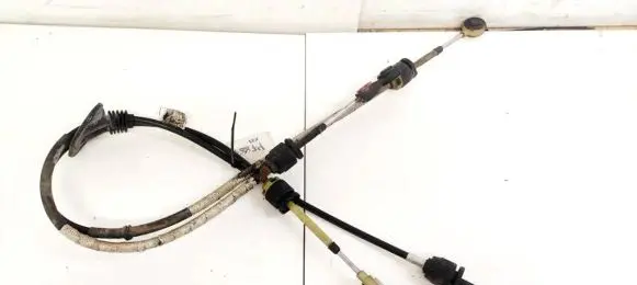 Ford Focus Gear shift cable linkage BV6R7E395GC BV6R-7E395-GC