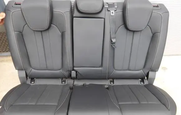 Opel Grandland X Second row seats 