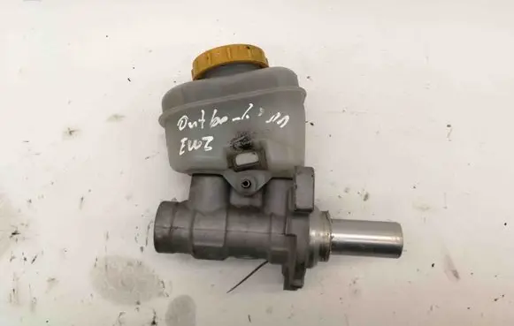 Master brake cylinder