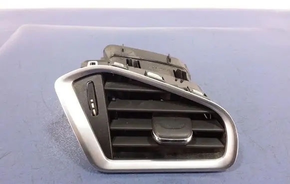 Citroen C4 II Dashboard side air vent grill/cover trim 9676606977