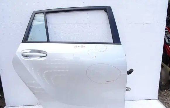 Toyota Verso Rear door afvfwrv