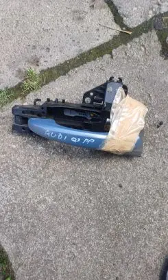 Audi Q3 8U Front door coupe exterior handle/bracket 8u2837086