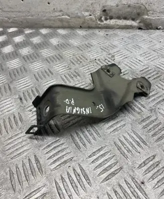 Opel Insignia A Fender mounting bracket