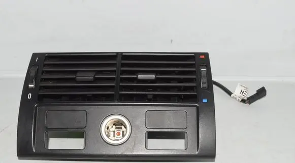Rear air vent grill