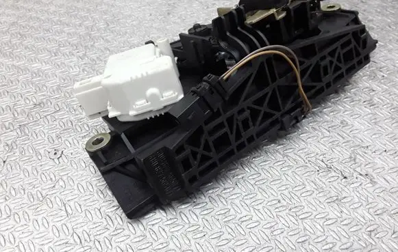 Audi A6 S6 C5 4B Tailgate/trunk/boot lock/catch/latch 8D9827565HJ 4B0827565HJ