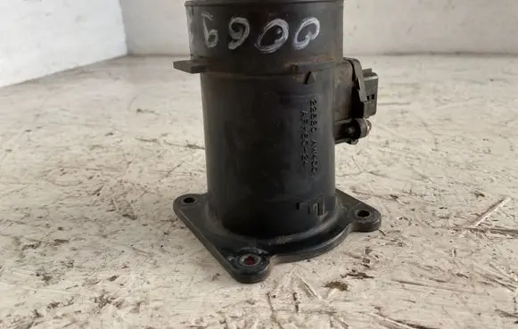 Nissan Almera N16 Mass air flow meter