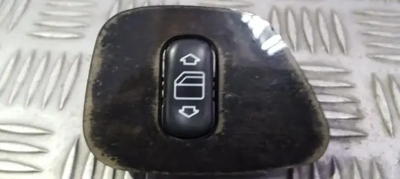 Mercedes-Benz E W210 Electric window control switch 2108208210 03100550