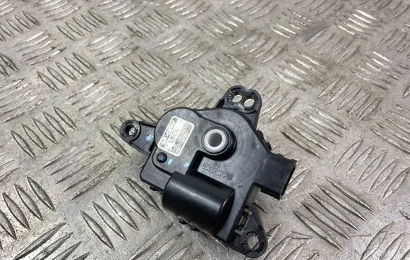 Hyundai Grand Santa Fe NC Air flap motor/actuator D267JY9BA01
