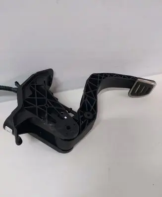 Audi A1 Clutch pedal 6C1721059L
