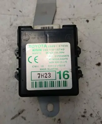 Toyota Prius (XW20) Door control unit/module 8999147030 2005DJ0840 3833AASAT6