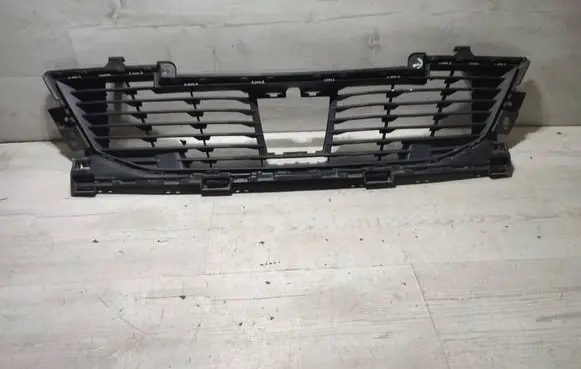 Front bumper lower grill