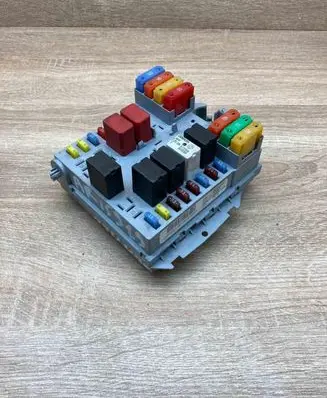 Alfa Romeo 159 Fuse module 50513643 57657