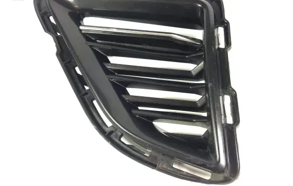 Front fog light trim/grill