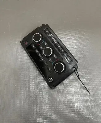 Land Rover Discovery Sport Air conditioning (A/C) switch 