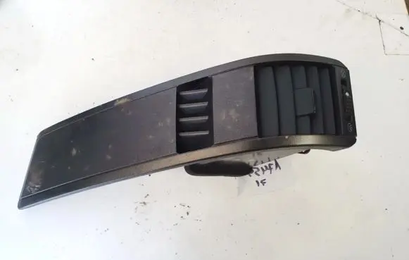 SsangYong Rexton Dash center air vent grill 6964a08000
