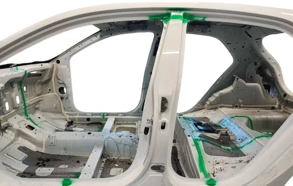 KIA Rio Pillar (middle) 