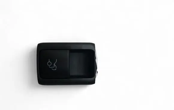 Mercedes-Benz E C207 W207 Tailgate opening switch A2079050051