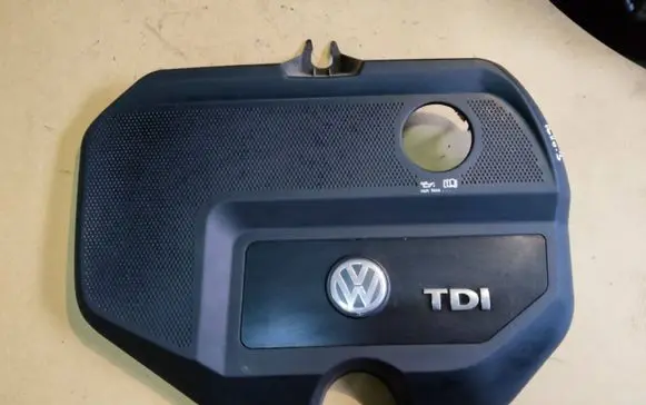 Volkswagen Polo Engine cover (trim) 038103925FP 038103925FM