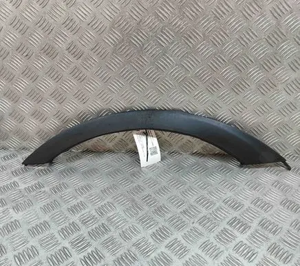 Fender trim (molding)