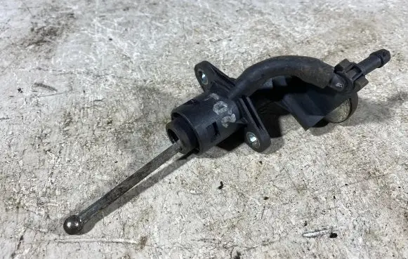 Audi A4 S4 B7 8E 8H Clutch master cylinder 8e2721401ac