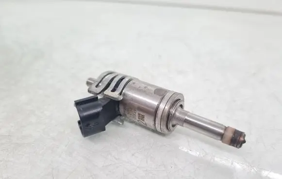 Toyota GT 86 Fuel injector 16611JB000 1020 12C09