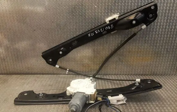 BMW 3 E90 E91 Front door electric window regulator 7060265