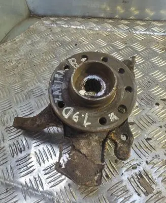 Opel Zafira B Front wheel hub 