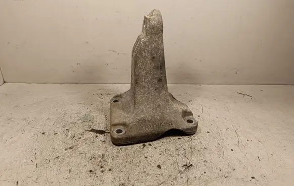 BMW 4 F32 F33 Engine mounting bracket 6784826