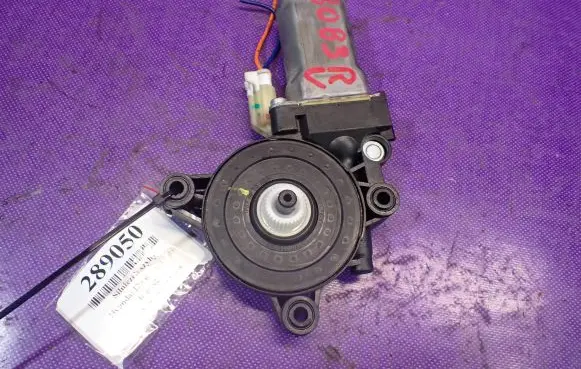 Hyundai i20 (GB IB) Front door window regulator motor 023271114
