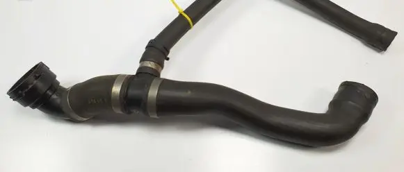 Mercedes-Benz SL R230 Engine coolant pipe/hose A2305011982